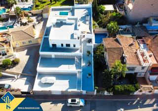 Chalet à Los Balcones-Los Altos. Chalet reformado con piscina privada en la provincia de alicante