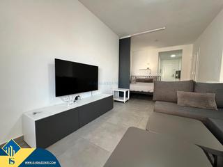 Studio à Zona Playa del Cura. Estudio reformado con terraza, en la provincia de alicante, en l