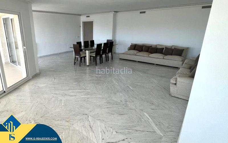 Foto ba93f247-0643-4b39-8577-a0c3b4dcf8a0. Pis amb aparcament piscina a S´Eixample-Can Misses Ibiza