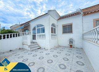 Casa en Zona Carrefour - Urbanizaciones. Bungalow con piscina compartida, en la provincia de alicante, en