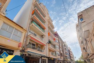 Apartamento en Centro - Muelle Pesquero. Apartamento reformado con terraza en torrevieja, provincia de al