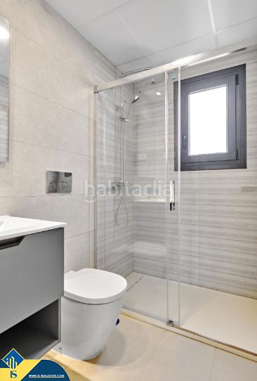 Foto d1233a8f-3bf2-4721-90bb-06a57fb76996. Apartament amb aparcament piscina a La Veleta Torrevieja