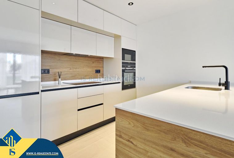 Foto d939b648-5494-4956-bef3-02a0cd19234b. Apartament amb aparcament piscina a La Veleta Torrevieja