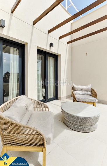 Foto f60c6193-9050-44d3-916b-305371d4a5a3. Apartament amb aparcament piscina a La Veleta Torrevieja