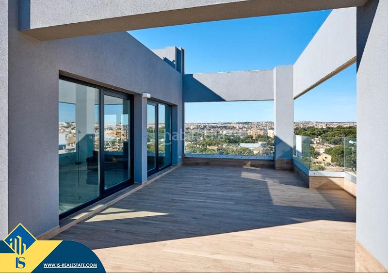 Foto 3cb4ba46-3fc4-41cf-91f0-e7a8c5ecbeec. Ático  con piscina compartida en la provincia de alicante, en la localidad , en la pedanía de los balcones. 2 habitaci en Torrevieja