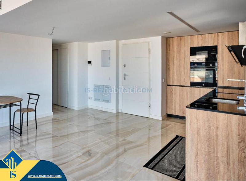 Foto 8cbd7550-9a07-4663-8202-6e2c5553e938. Ático  con piscina compartida en la provincia de alicante, en la localidad , en la pedanía de los balcones. 2 habitaci en Torrevieja