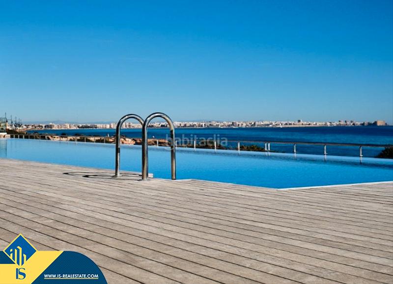 Foto e8919c60-9bb8-4741-8850-6dd99419ba31. Ático  con piscina compartida en la provincia de alicante, en la localidad , en la pedanía de los balcones. 2 habitaci en Torrevieja
