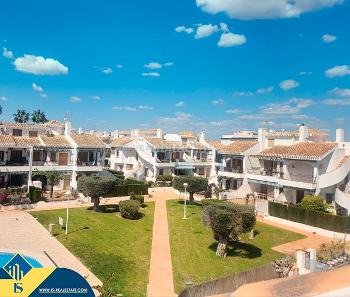 Foto 447d783a-b5a9-431b-b90e-e55a7bbe6aea. Casa con parcheggio piscina in Pueblo Latino Pilar de la Horadada