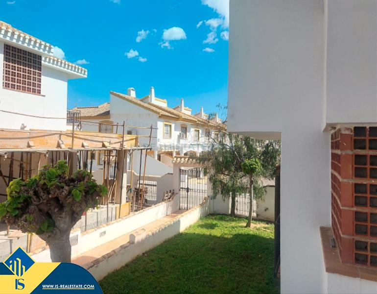 Foto 72585b0d-1064-4bb3-9f99-4ba23e34170e. Casa con parcheggio piscina in Pueblo Latino Pilar de la Horadada