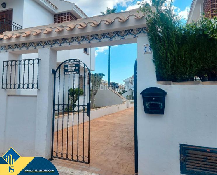 Foto f237b4bc-7c47-4db4-98a9-d2c71a7bf723. Casa con parcheggio piscina in Pueblo Latino Pilar de la Horadada