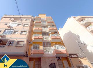 Penthouse in El Acequión. Ático con terraza en la provincia de alicante, en torrevieja, pl