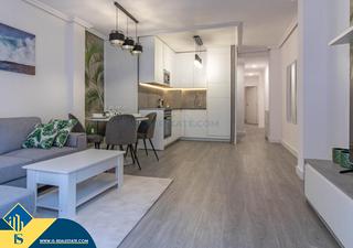 Piso en Centro - Muelle Pesquero. Apartamento reformado con terraza en alicante, provincia de torr