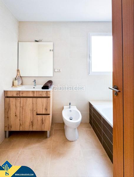 Foto 48fc2d2e-0439-44a2-ac87-af0ac9c9be40. Ático  reformado con balcón en alicante, costa. 1 habitacion | 52 m² | 2 kilómetros al mar. en Orihuela