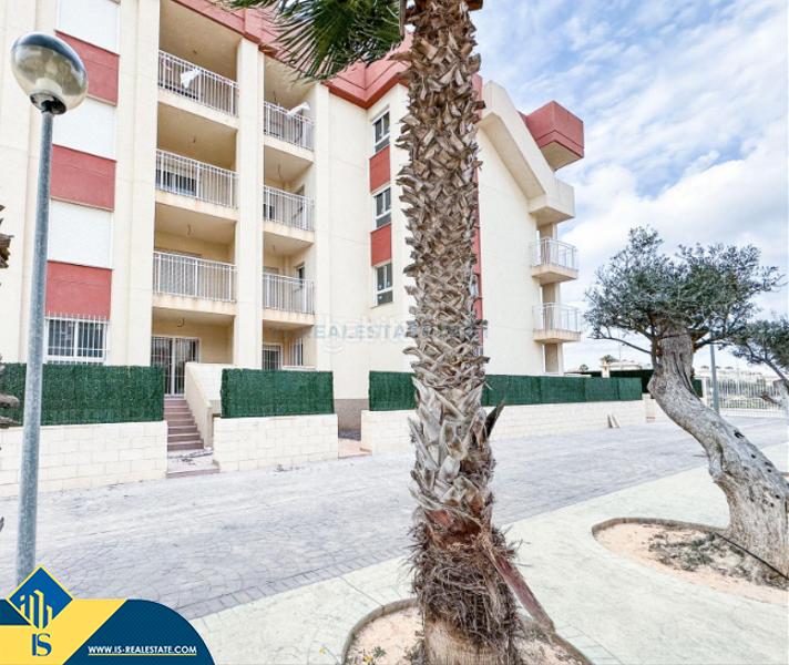 Foto ce3a800e-b770-4534-b5fb-dac449cda06d. Ático  reformado con balcón en alicante, costa. 1 habitacion | 52 m² | 2 kilómetros al mar. en Orihuela