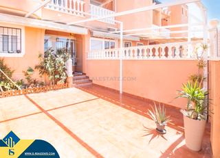 Casa en Zona Carrefour - Urbanizaciones. Casa con piscina compartida, en la provincia de alicante, en la