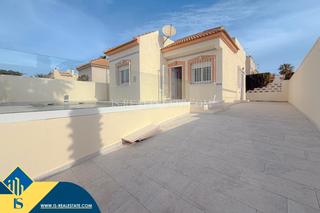 Chalet à Miramar - Torre del Moro. Chalet con piscina privada, en la provincia de alicante, en la l