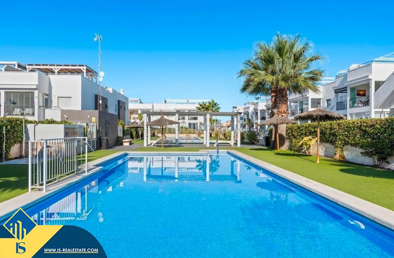 Foto 815b92f1-2ff9-424c-97cf-971e382af039. Flat with parking pool in Parque Acuático - Sector 25 Torrevieja