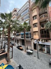 Piso en Centro - Muelle Pesquero. Apartamento reformado con balcón en la provincia de alicante, en