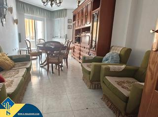 Etagenwohnung in Centro - Muelle Pesquero. Apartamento con terraza para reformar en la provincia de alicant