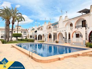 Haus in Zona Carrefour - Urbanizaciones. Casa con piscina compartida en la provincia de alicante, en la l
