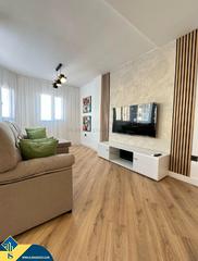 Etagenwohnung in Puerto Deportivo. Apartamento con piscina compartida, en la provincia de alicante,