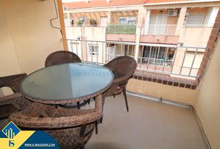 Flat in Zona Playa del Cura. Ático reformado con terraza, en la provincia de alicante, en la