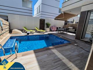 Chalet en Rojales. Chalet con piscina privada, en la provincia de alicante, en roja