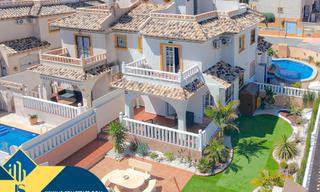 Xalet a Lomas de Cabo Roig - Los Dolses. Villa con piscina compartida en orihuela costa, provincia de ali