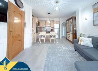 Apartament a Avenida Habaneras - Curva de Palangre. Apartamento reformado con terraza en torrevieja, provincia de al