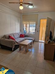 Appartement en Calle mar menor 44. Apartamento con terraza en la provincia de alicante, en torrevie