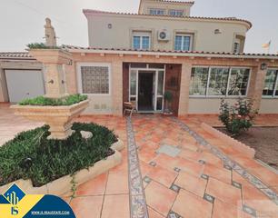Chalet in Zona Carrefour - Urbanizaciones. Chalet con piscina privada, en la provincia de alicante, en la l
