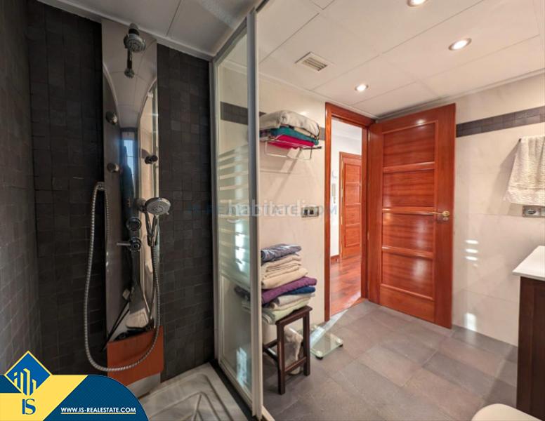 Foto a2bd5bef-1be6-4a2b-bd98-7c3faf779f63. Pis amb aparcament a Zona Playa del Cura Torrevieja