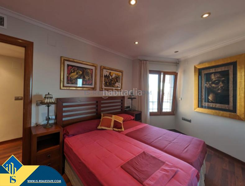 Foto ca4398ae-f31a-44f6-b2dd-34260095f64e. Pis amb aparcament a Zona Playa del Cura Torrevieja