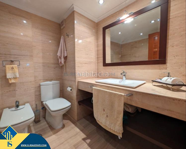 Foto e4d1ca1c-b26e-41b0-922e-f1fcb6742bf5. Pis amb aparcament a Zona Playa del Cura Torrevieja