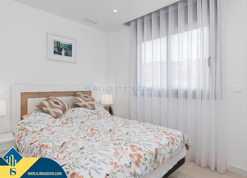 Foto 471456c9-c71a-413c-bffd-8fe4630434d3. Chalet avec parking piscine dans Los Secanos Guardamar del Segura