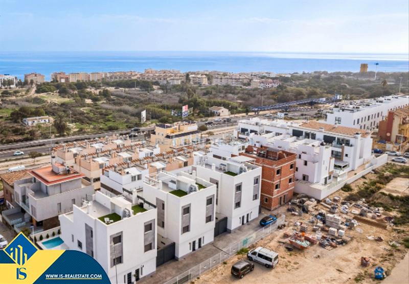 Foto 4d3d97ca-8072-419e-8b4e-78bdeef183d9. Chalet avec parking piscine dans Los Secanos Guardamar del Segura