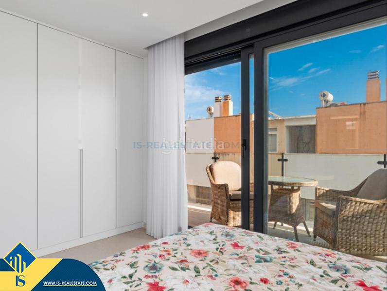 Foto dc014219-d0a0-4d2f-9c5c-eb8246aecd14. Chalet avec parking piscine dans Los Secanos Guardamar del Segura