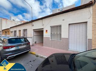 Casa a Carrer larramendi 57. Casa para reformar en guardamar del segura, provincia de alicant