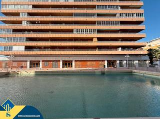 Etagenwohnung in El Acequión. Apartamento para reformar con piscina comunitaria, en la provinc