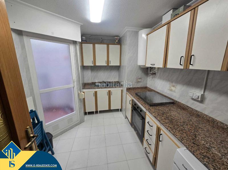 Foto 09ed5937-354a-43a6-83a5-2db9e32bee85. Apartamento  con balcón , provincia de alicante. 3 habitaciones | 72 m² | 450 metros del mar en Torrevieja