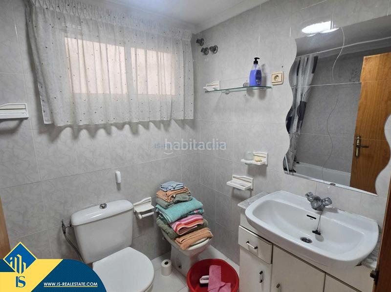Foto 594f1584-4beb-42a5-b427-a231a943c98e. Apartamento  con balcón , provincia de alicante. 3 habitaciones | 72 m² | 450 metros del mar en Torrevieja