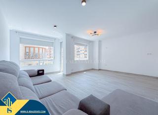 Apartamento en Centro - Muelle Pesquero. Apartamento reformado con terraza en torrevieja, provincia de al