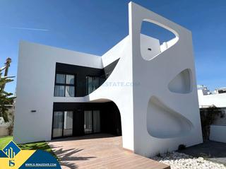 Chalet en Rojales. Casas con piscina privada en construcción en rojales, ciudad que