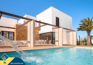 Chalet in Aguamarina. Casas con piscina privada en construcción en orihuela costa, pro