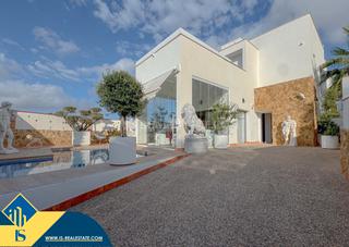 Xalet a Parque Acuático - Sector 25. Chalet con piscina privada, en la provincia de alicante, en la l