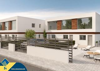 Xalet a Los Almendros. Casas con piscina privada en construcción en orihuela costa, pro