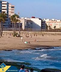 Appartement à Playa de los Náufragos. Apartamento con balcón en playa del acequión, en la provincia de