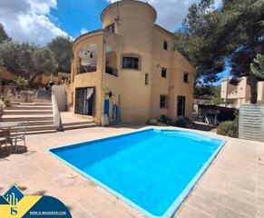 Xalet a Villamartín-Las Filipinas. Villa con piscina privada en orihuela costa, provincia de alican