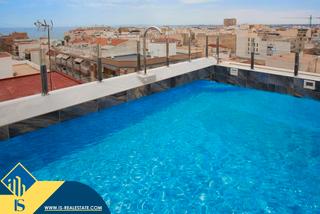 Piso en Las Piscinas Naturales. Apartamento con piscina compartida, en la provincia de alicante,