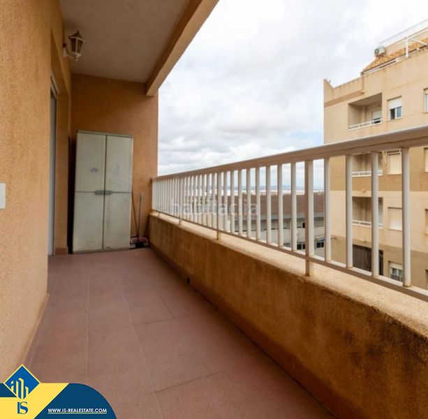 Foto bad106e2-13a5-4182-b055-e985215399ef. Apartament amb calefacció a Parque de las Naciones Torrevieja